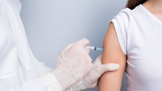 Worauf sollte man trotz Corona-Schutzimpfung achten?